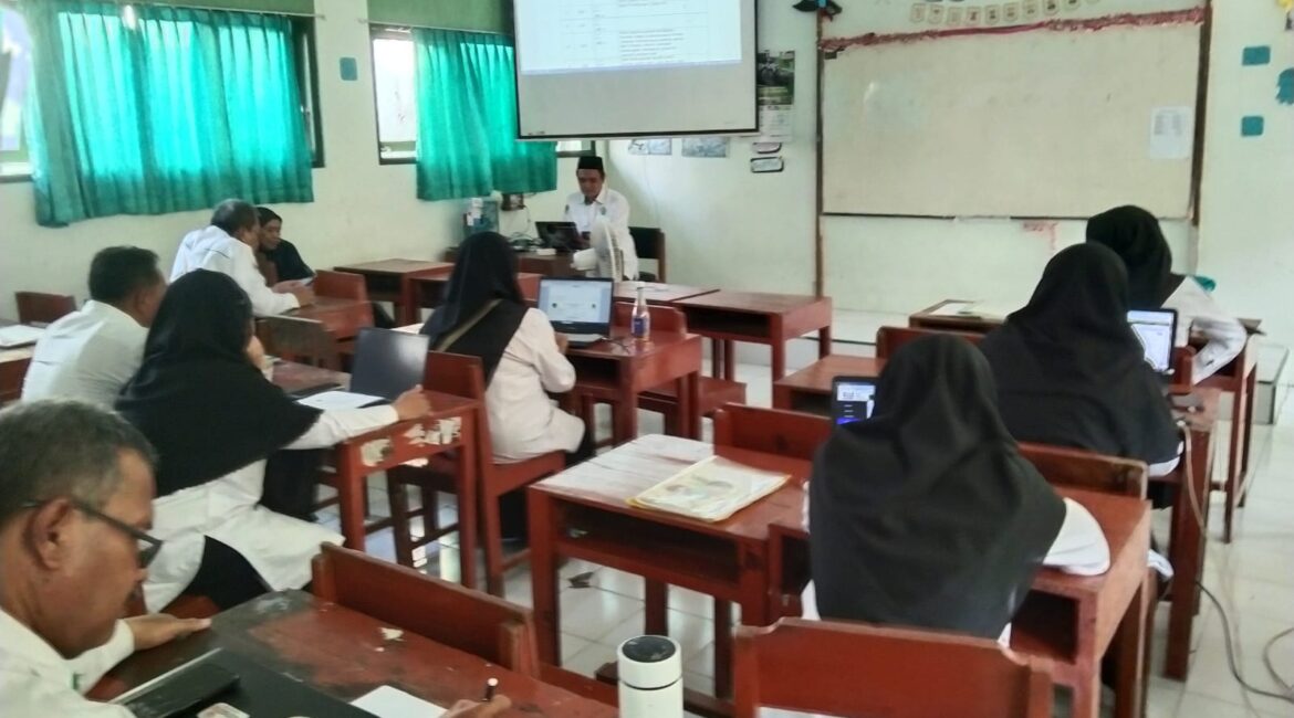 rapat-sidang-kenaikan-kelas-1