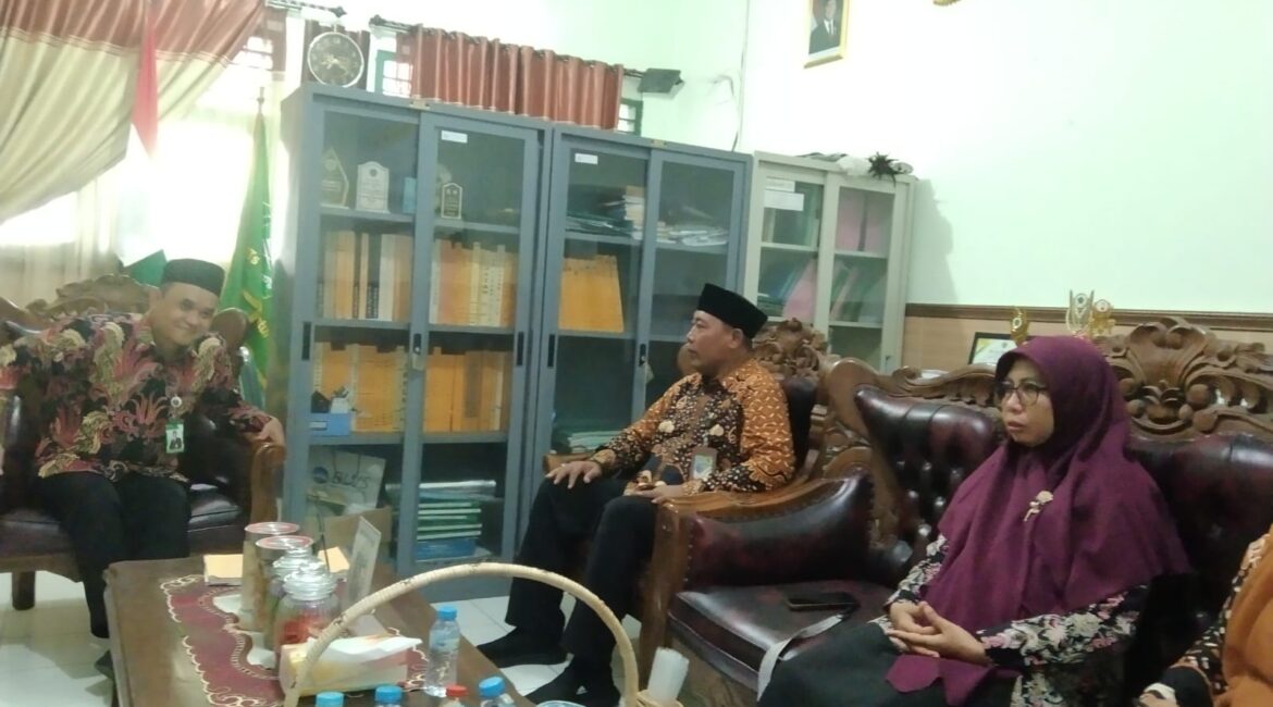rapat-tim-menejemen-1